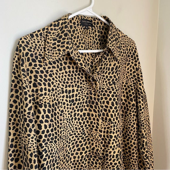 Vintage Into Africa 100% Silk Leopard Print Button Up Blouse Size Medium - Picture 3 of 8